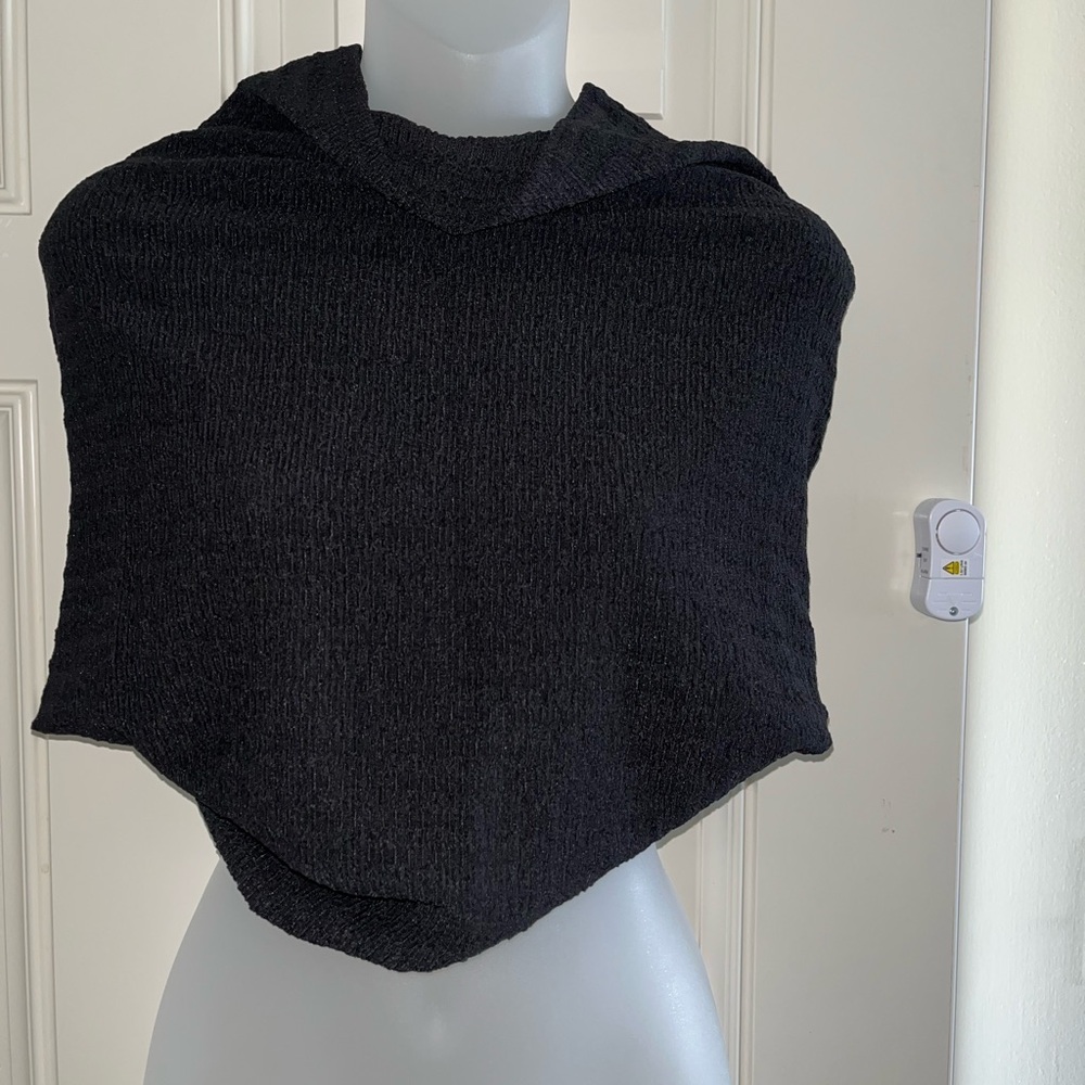PrettyLittleThing Black Knit Cape